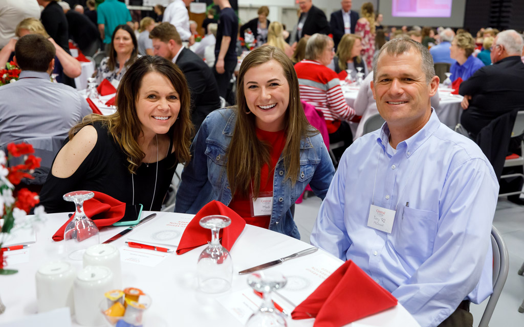 Students and donors interact during the Scholarship Dinner in April 2019 in P.H. Kuyper Gymnasium