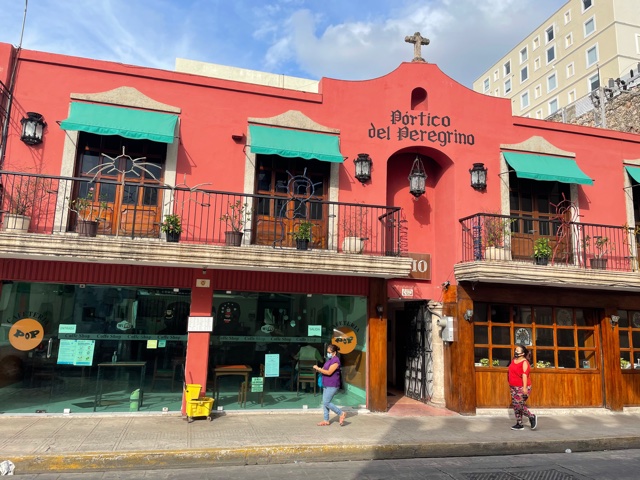 Cafetería Pop is still open for business!