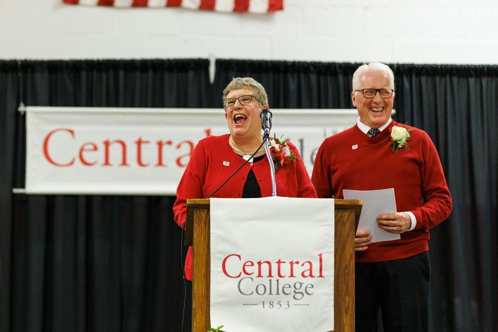 Ed ’70 and Martha Friskey Van Hemert ’72 speaking to the crowd at the 2022 Scholarship Celebration.